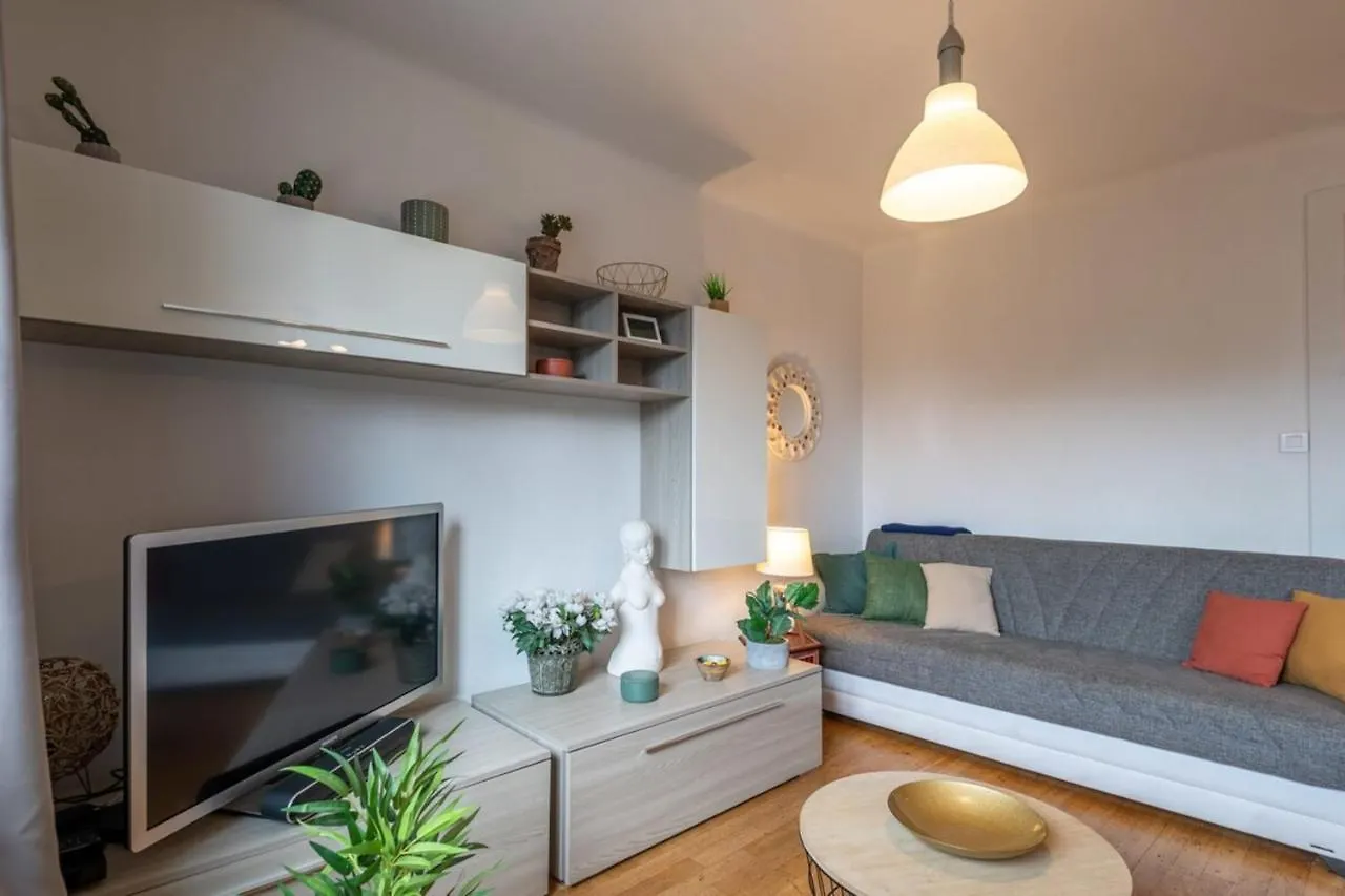 Petit Port Furnished Flat Apartment Annecy 0*,  France
